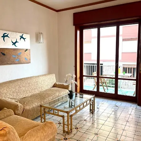 דירה Large Family Appartament With Pool סורנטו