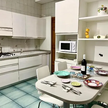 Large Family Appartament With Pool סורנטו
