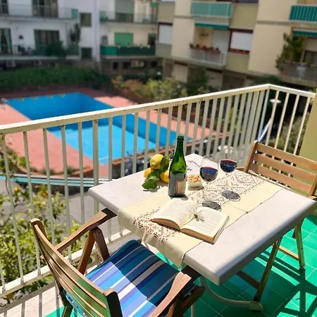Large Family Appartament With Pool סורנטו